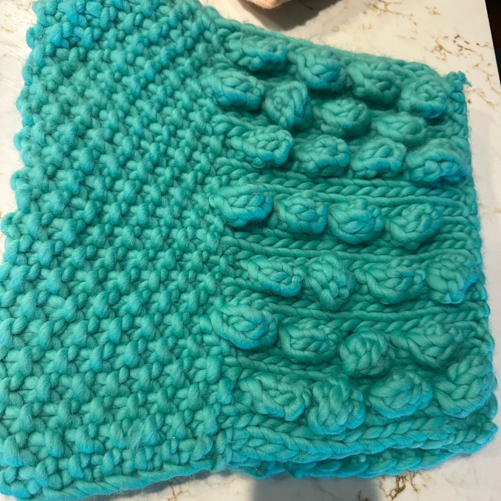Chunky Knit Turquoise snood
